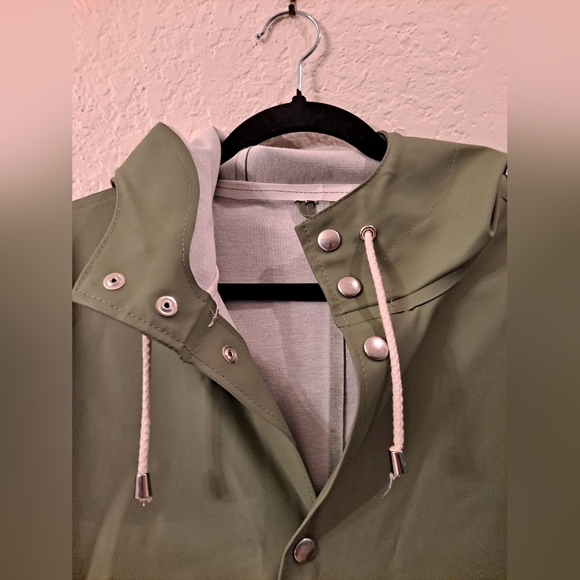 Stutterheim Sage Green Women's Heavyduty Raincoat Waterproof Jacket - Picture 2 of 12